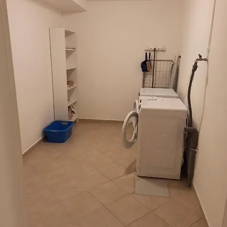 Апартаменты Schoene 77qm In Gehobener Lage Direkt Am Wald Броденбах