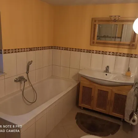 Schoene 77qm In Gehobener Lage Direkt Am Wald * Броденбах