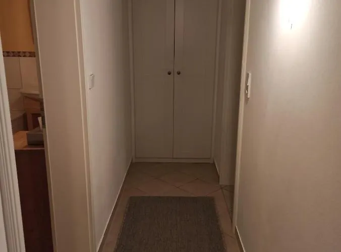 Schoene 77qm In Gehobener Lage Direkt Am Wald Apartman